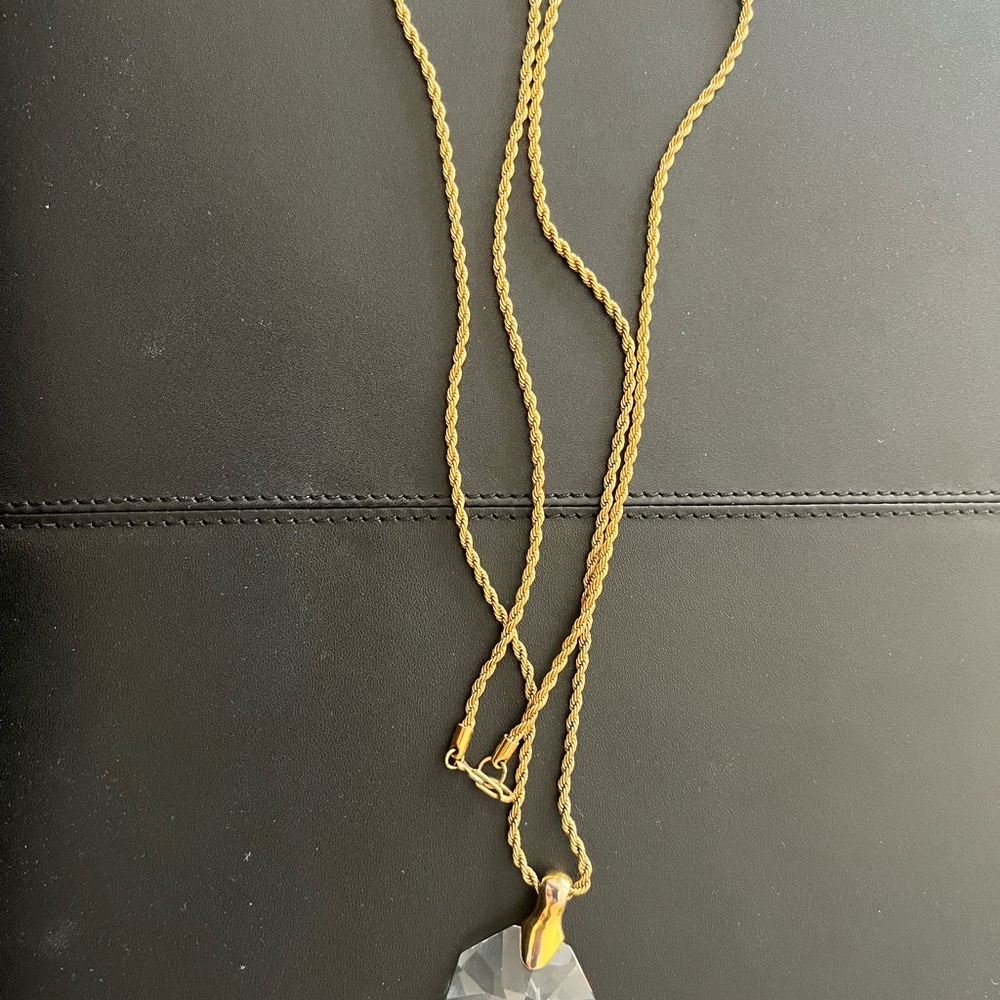 Elegant Gold Necklace with Crystal Pendant